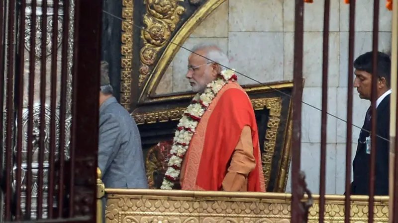 modi at pashupati